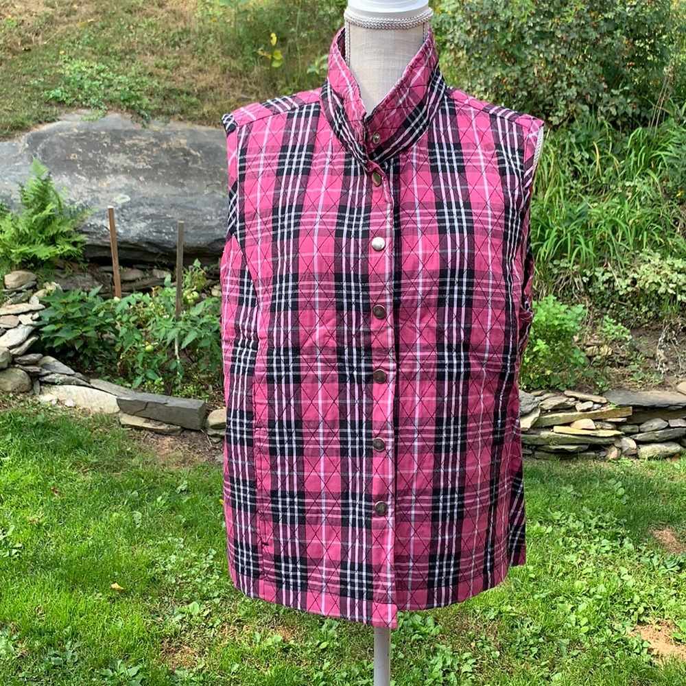 Baxter & Wells 
Pink plaid light weight quilted vest Size XL